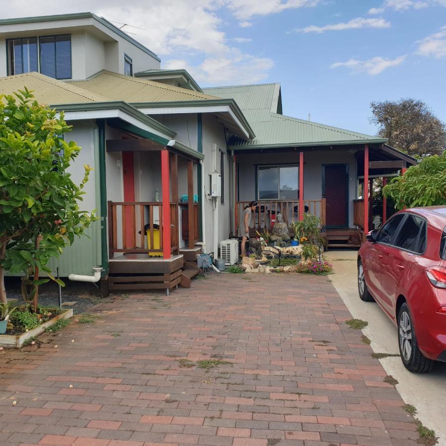 Bunbury'S Most Convenient Location Exteriör bild