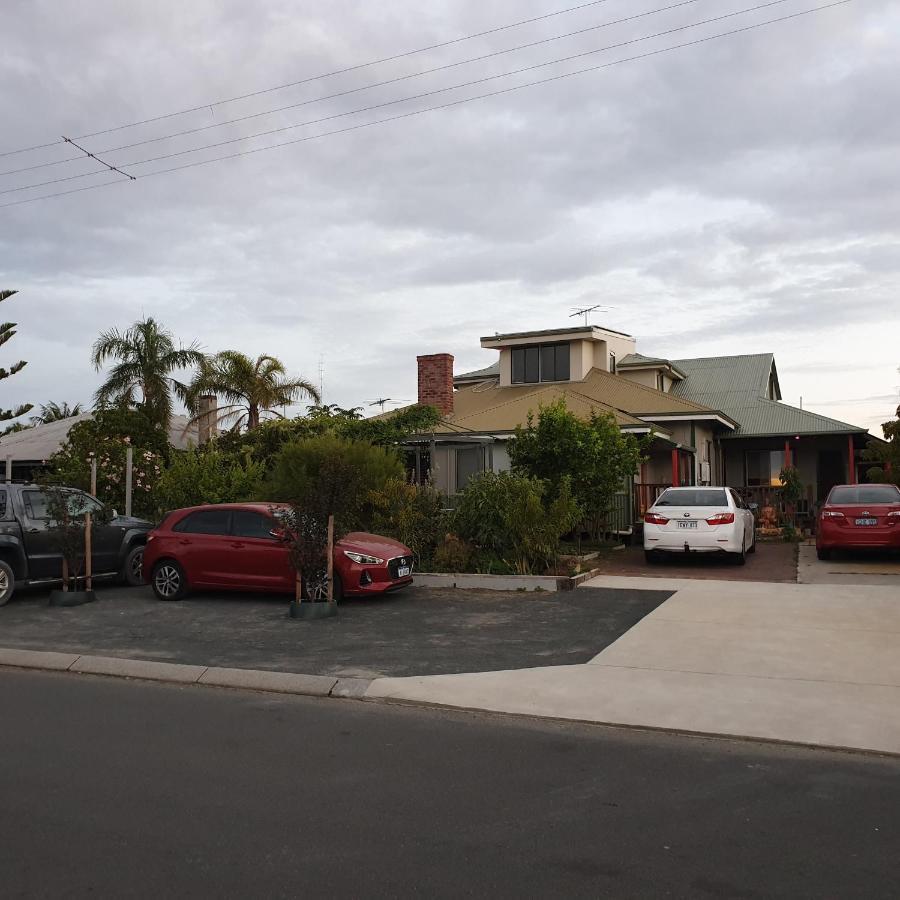 Bunbury'S Most Convenient Location Exteriör bild